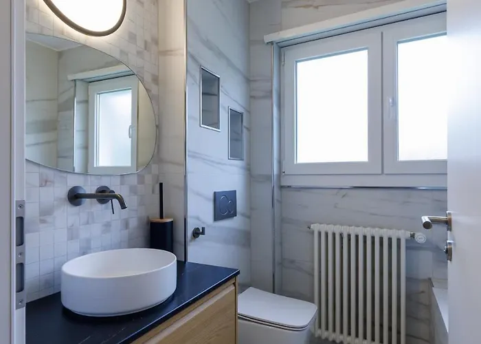 Luxe With Views Private Balcony Апартаменты *