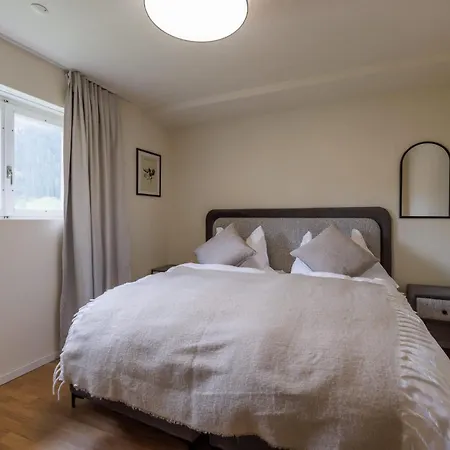 Luxe With Views Private Balcony * ダヴォス・プラッツ